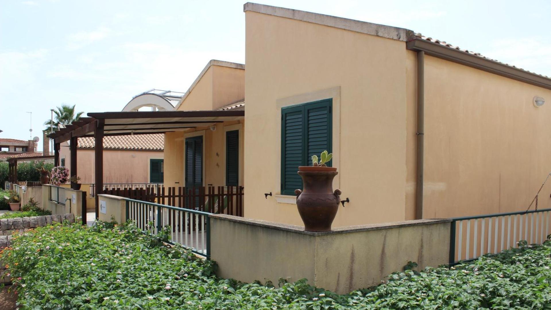 Medusa Mdna Marina di Modica Exterior photo