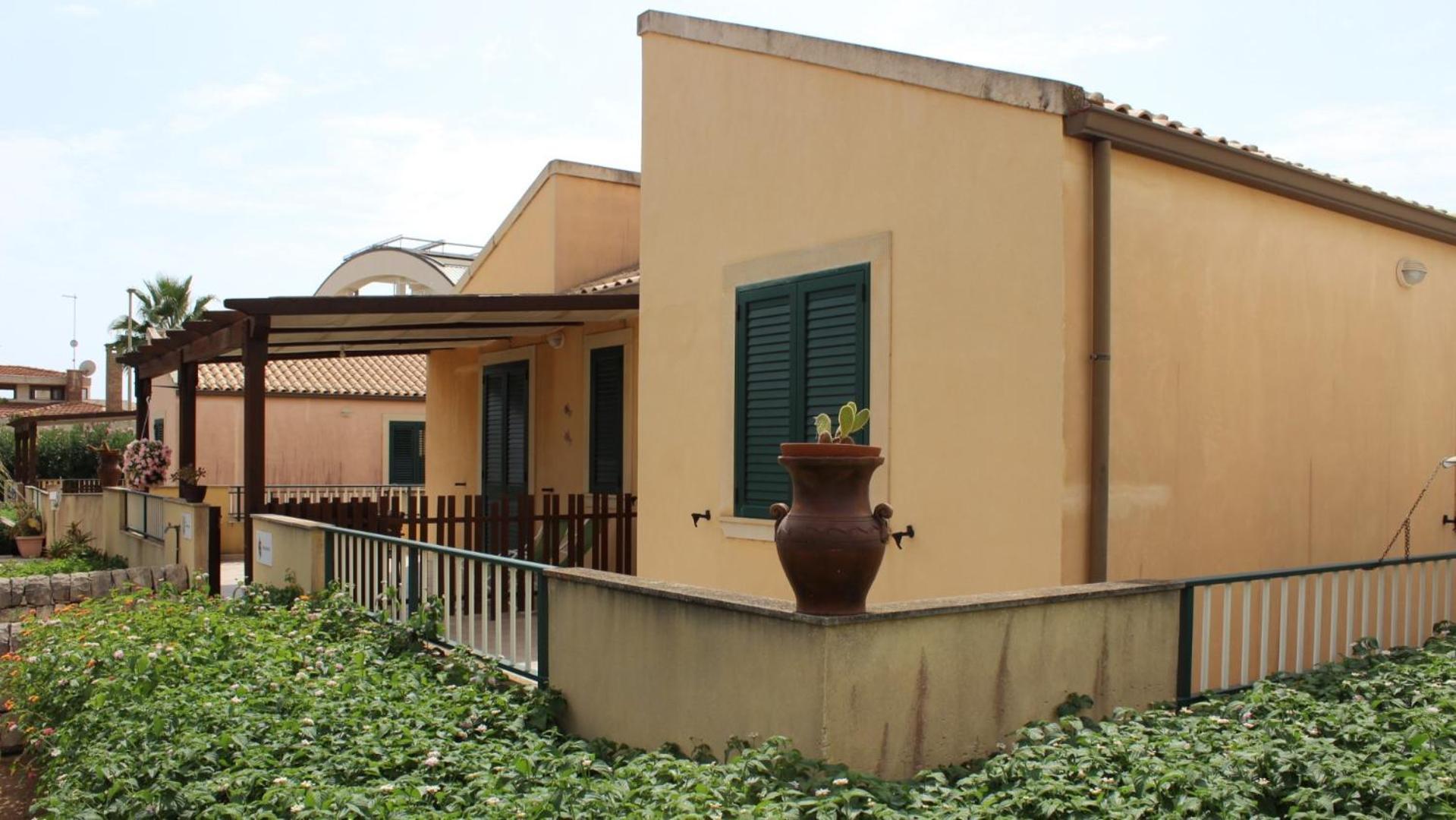 Medusa Mdna Marina di Modica Exterior photo